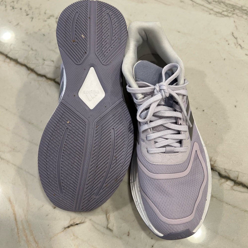 Adidas size 7.5 women’s
